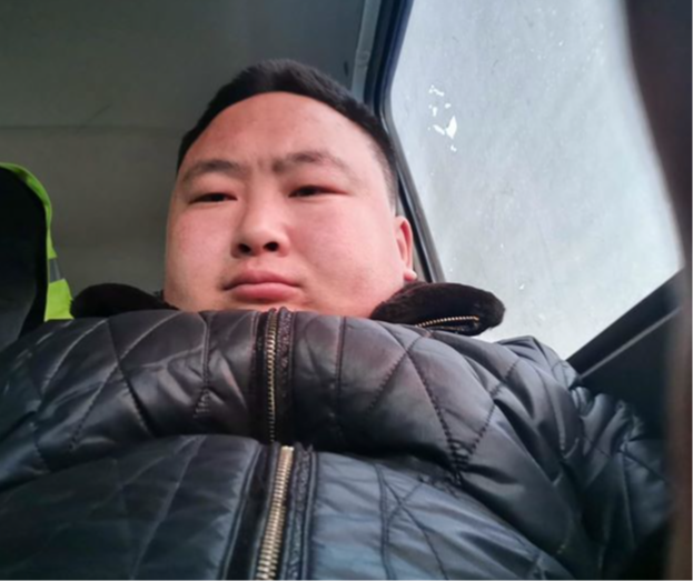 Жагсаал хийсэн Үнэн ба Зөв намын дарга А.Отгонбаатарт ахмадууд 3 сая 248 мянган төгрөгийн хандив өгчээ